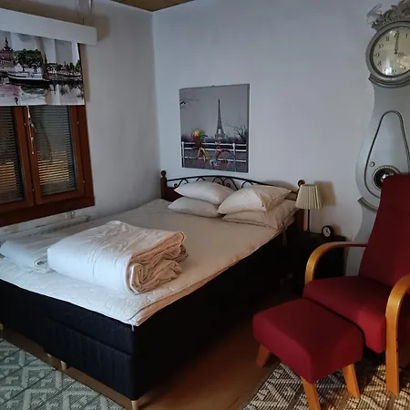 Nina's Guesthouse, City,160 M2 Apartment Jamsa