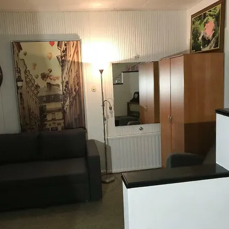 Nina's Guesthouse, City,160 M2 Apartment Jamsa